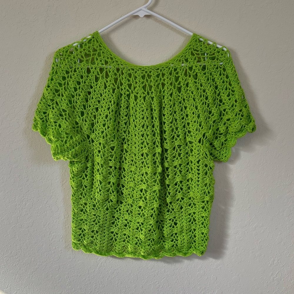 Women’s Lime Green Cover Up Knit Top. Size M.